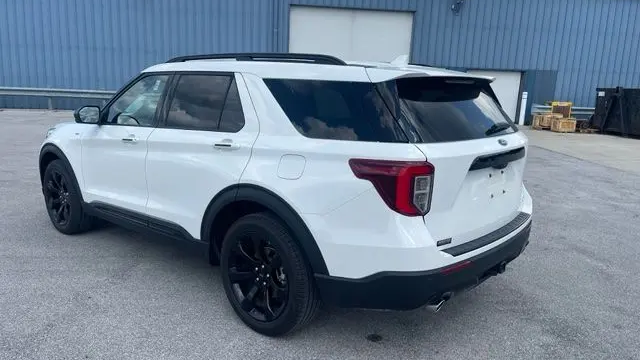 2024 Ford Explorer ST-Line
