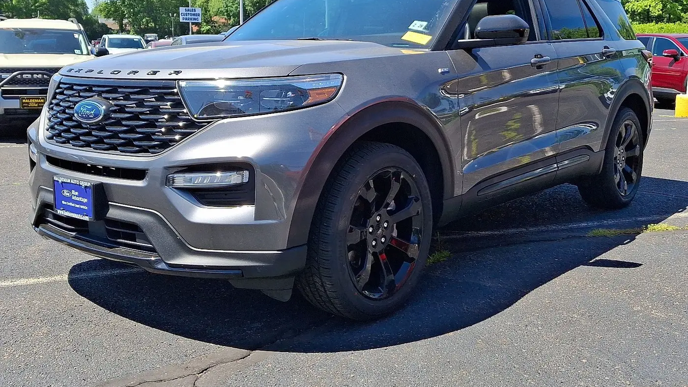 2022 Ford Explorer ST-Line