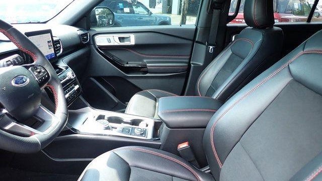2024 Ford Explorer ST-Line