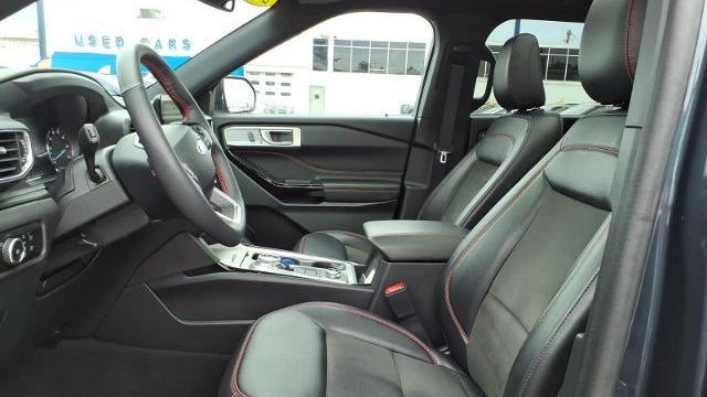 2024 Ford Explorer ST-Line