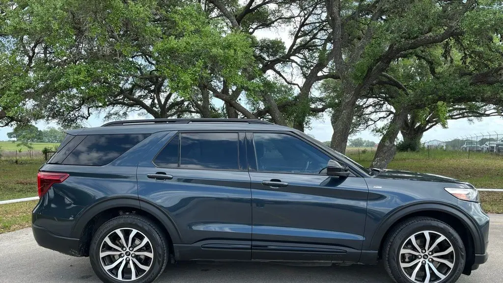 2022 Ford Explorer ST-Line