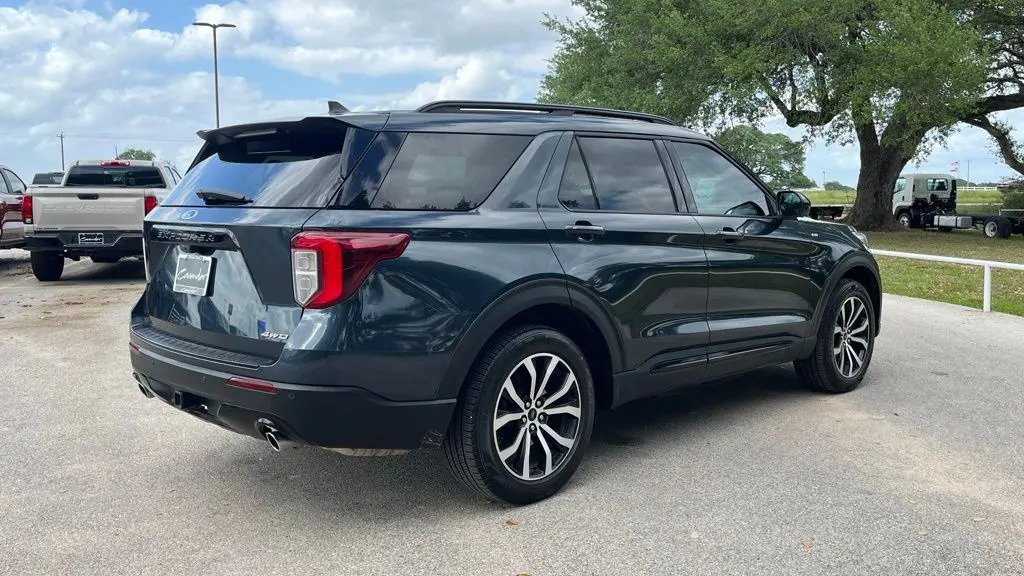 2022 Ford Explorer ST-Line