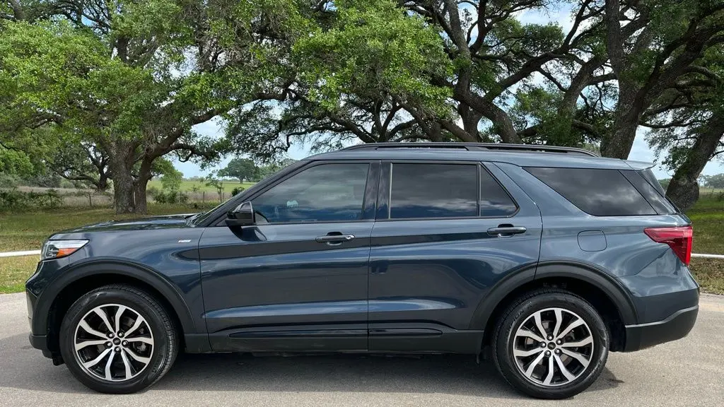 2022 Ford Explorer ST-Line