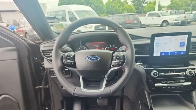 2023 Ford Explorer ST-Line