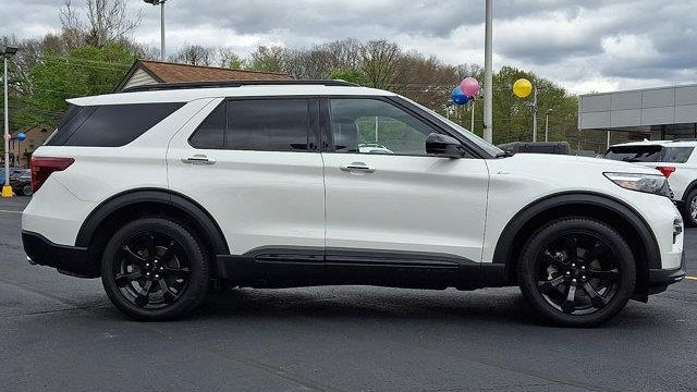 2022 Ford Explorer ST-Line