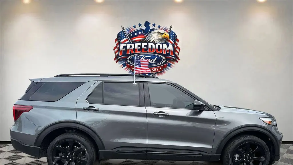 2023 Ford Explorer ST-Line
