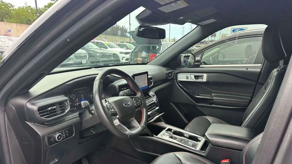 2023 Ford Explorer ST-Line