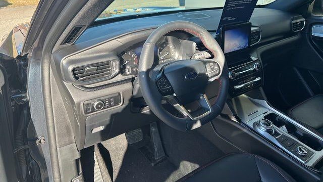 2024 Ford Explorer ST-Line
