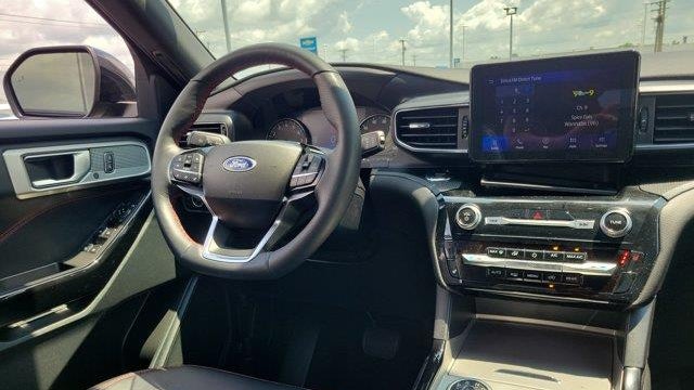 2024 Ford Explorer ST-Line