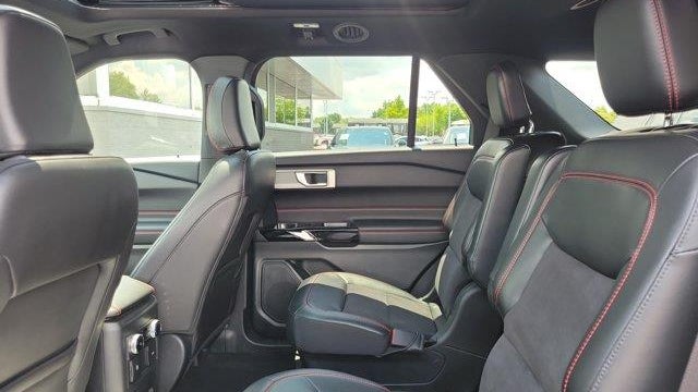 2024 Ford Explorer ST-Line