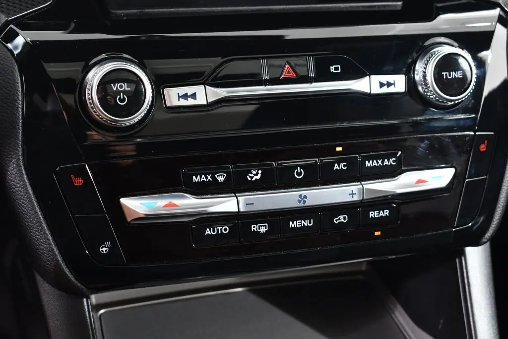 2023 Ford Explorer - $34,455