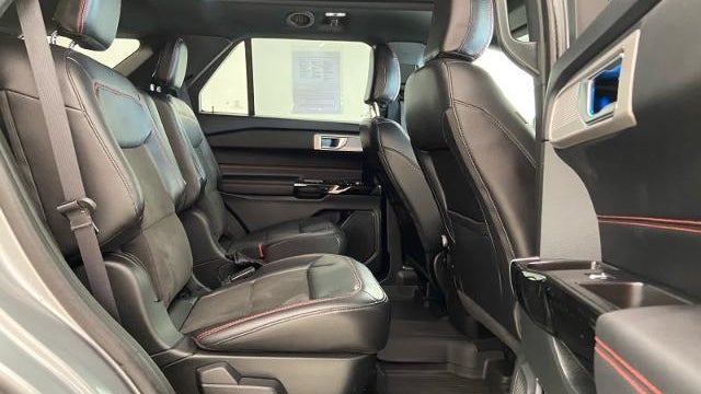 2024 Ford Explorer ST-Line
