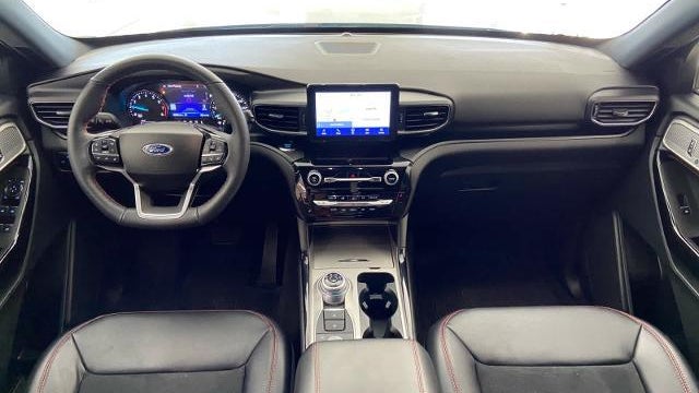 2024 Ford Explorer ST-Line