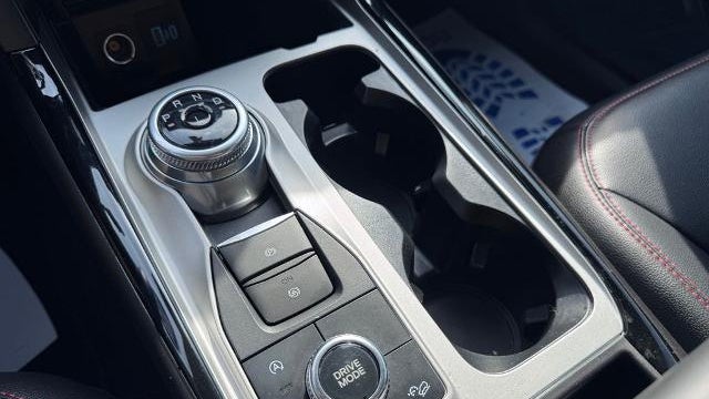 2024 Ford Explorer ST-Line