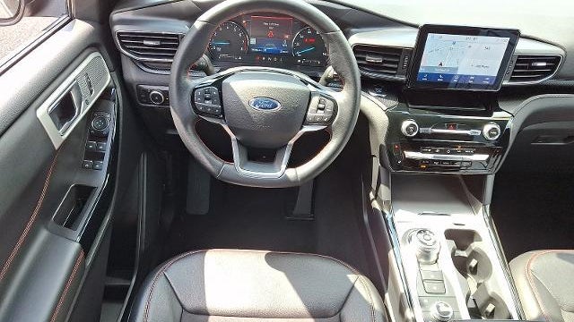 2024 Ford Explorer ST-Line
