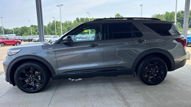2024 Ford Explorer ST-Line