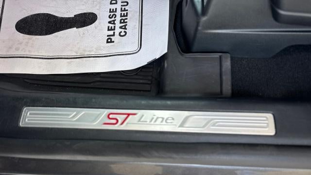 2024 Ford Explorer ST-Line
