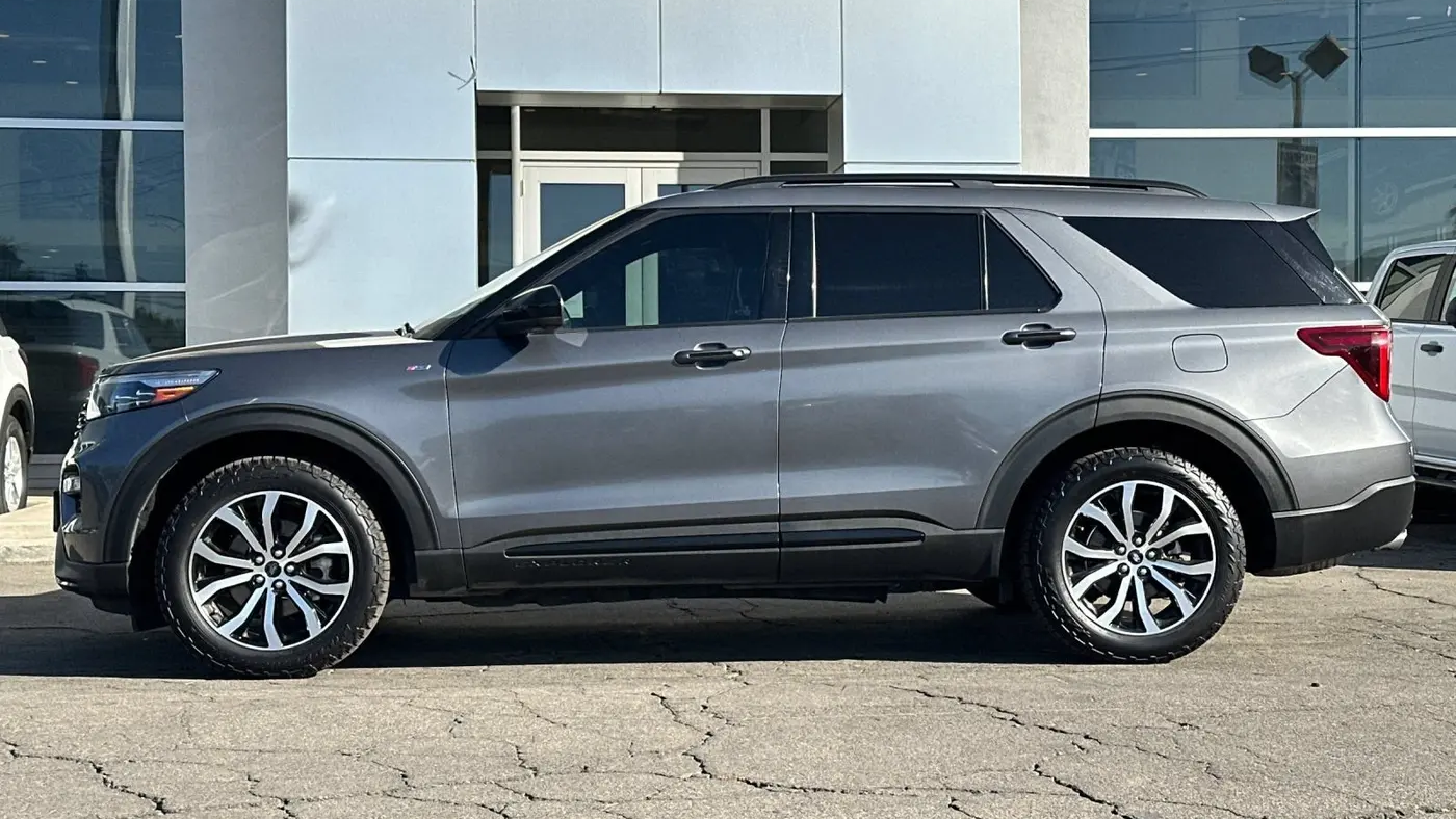 2022 Ford Explorer ST-Line