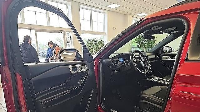 2023 Ford Explorer ST-Line