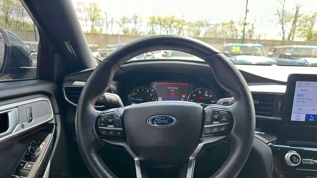 2023 Ford Explorer ST-Line
