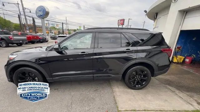 2023 Ford Explorer ST-Line
