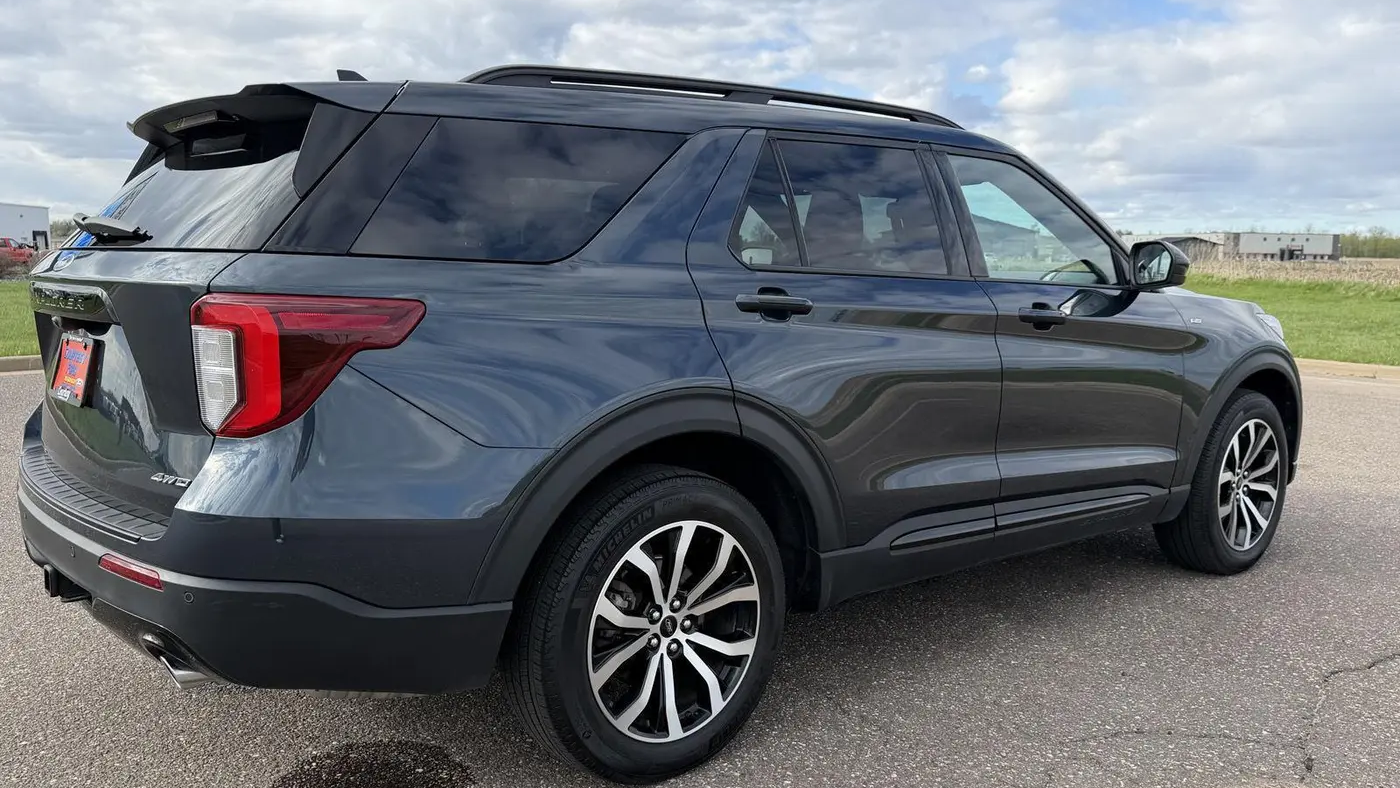 2024 Ford Explorer ST-Line