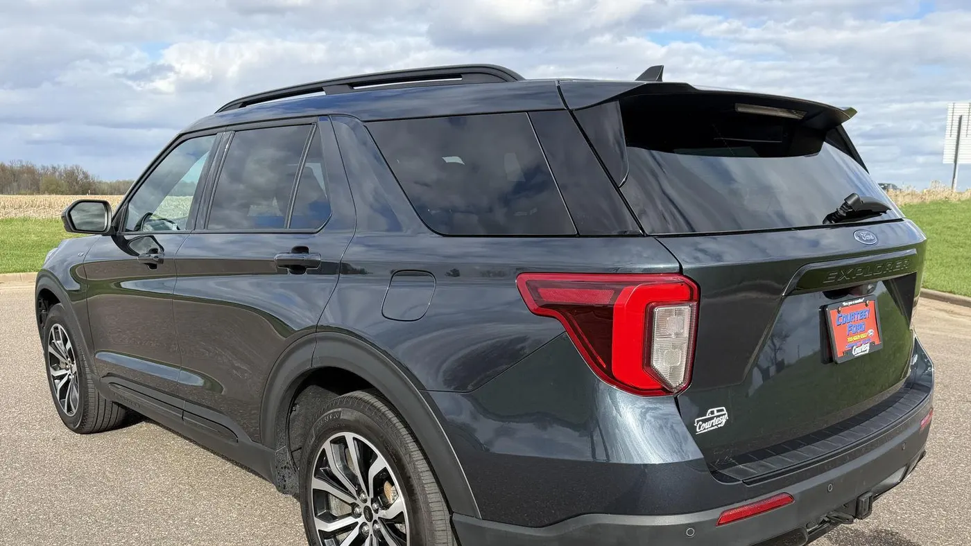 2024 Ford Explorer ST-Line