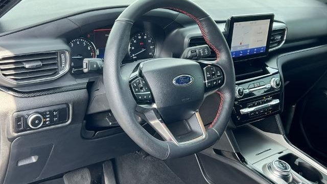 2024 Ford Explorer ST-Line