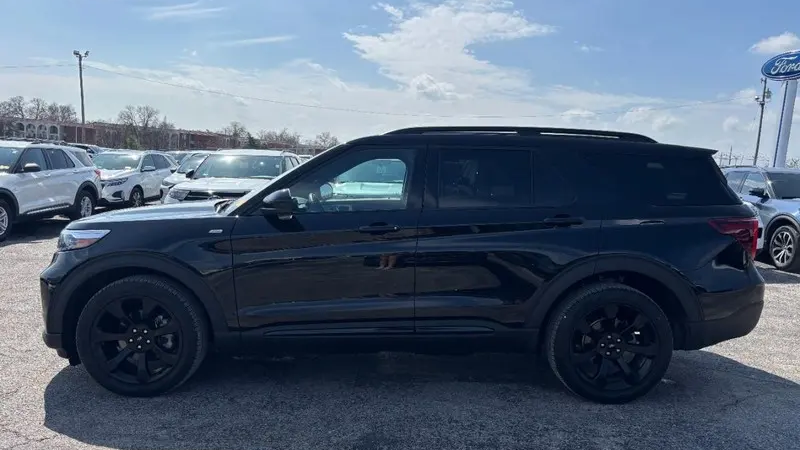 2023 Ford Explorer ST-Line