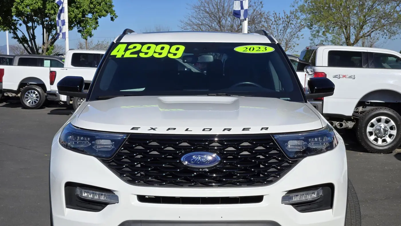 2023 Ford Explorer ST-Line