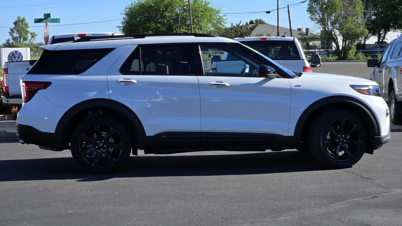 2023 Ford Explorer ST-Line