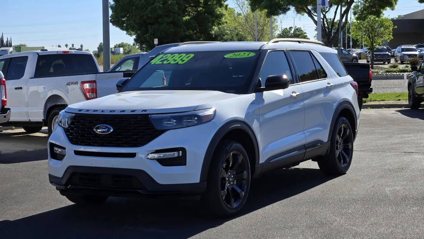 2023 Ford Explorer ST-Line