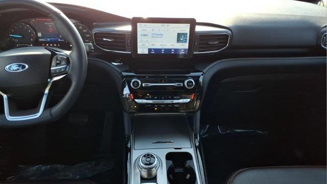 2024 Ford Explorer ST-Line