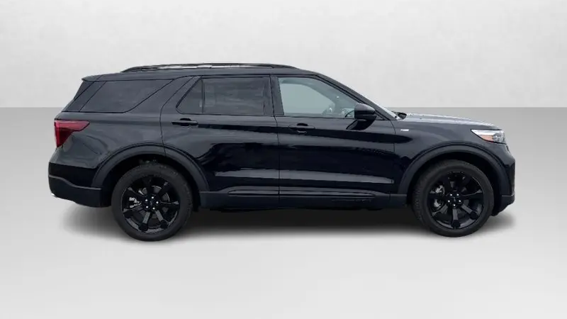 2024 Ford Explorer ST-Line