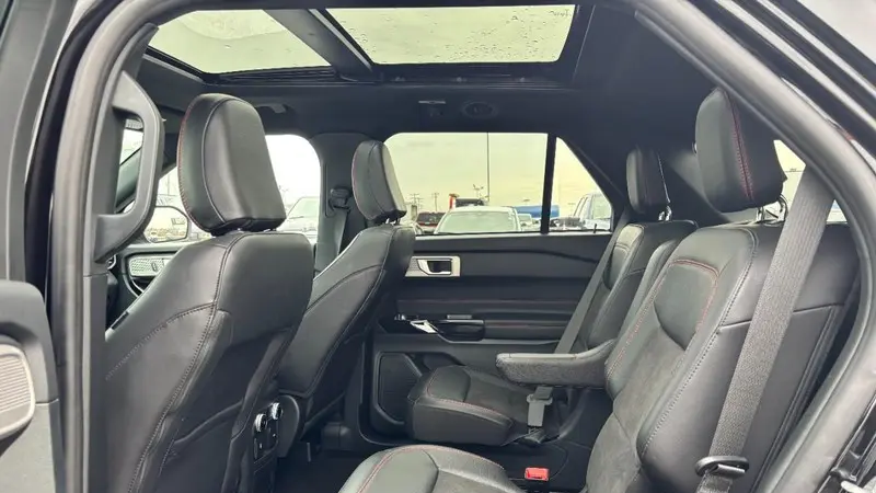 2024 Ford Explorer ST-Line