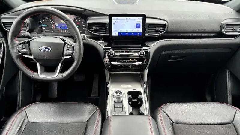 2024 Ford Explorer ST-Line