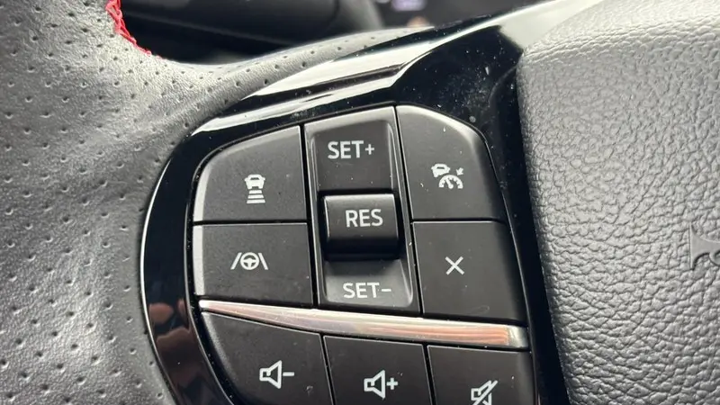 2024 Ford Explorer ST-Line