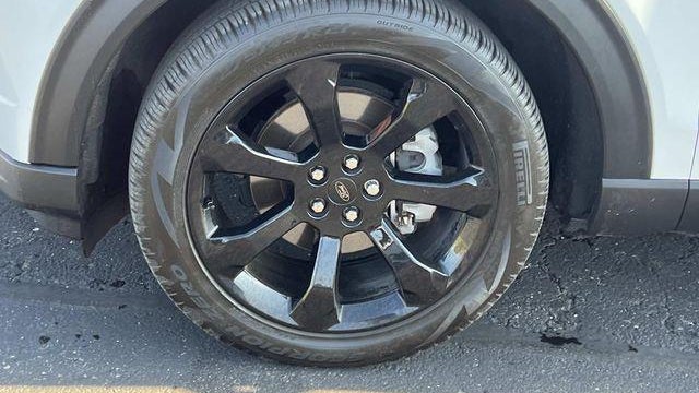 2024 Ford Explorer ST-Line