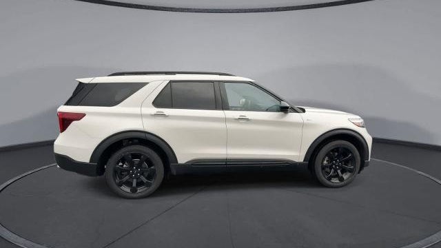 2024 Ford Explorer ST-Line