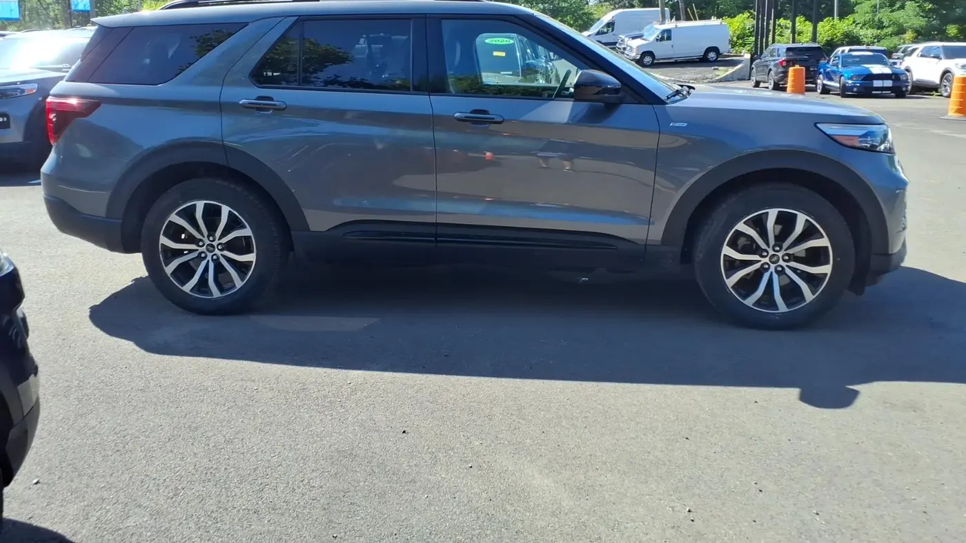 2023 Ford Explorer ST-Line