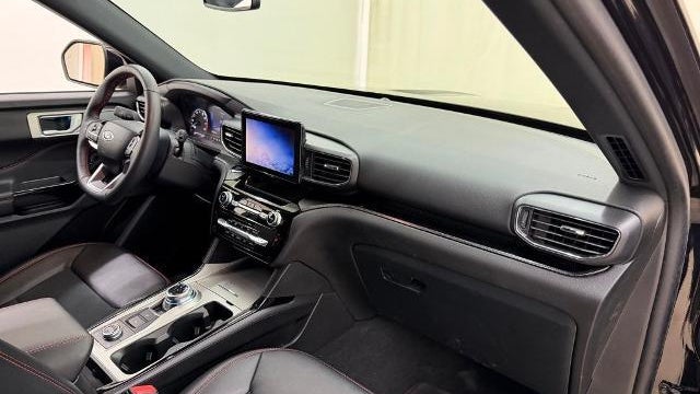 2024 Ford Explorer ST-Line