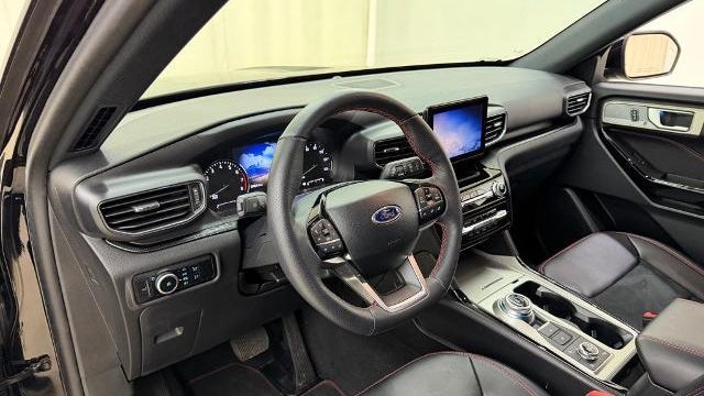 2024 Ford Explorer ST-Line