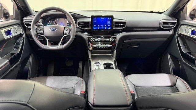 2024 Ford Explorer ST-Line