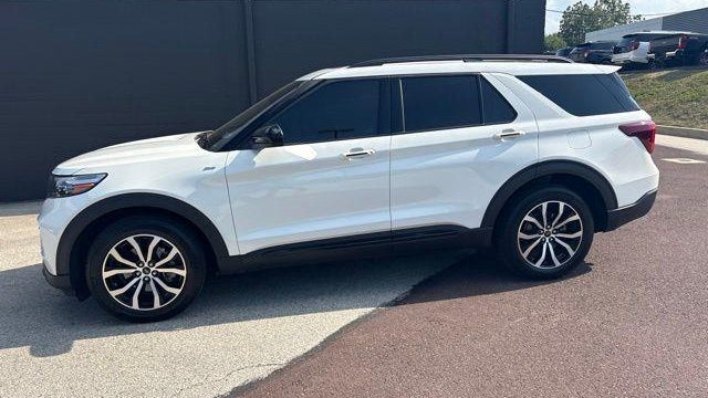 2024 Ford Explorer ST-Line