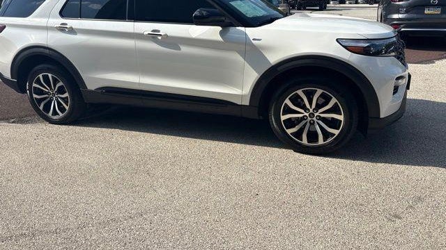 2024 Ford Explorer ST-Line