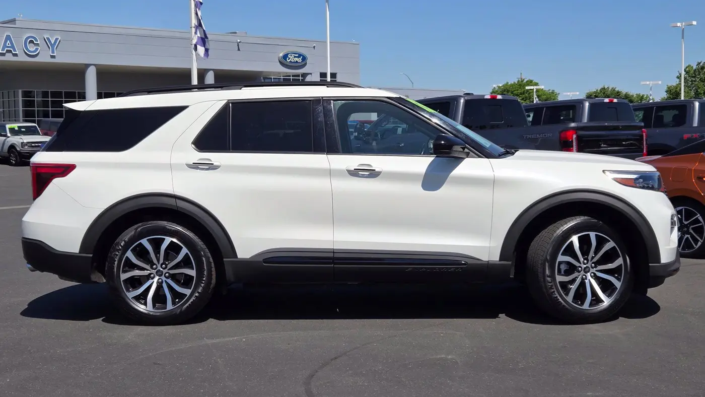 2022 Ford Explorer ST-Line