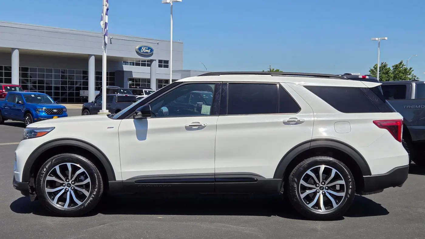 2022 Ford Explorer ST-Line