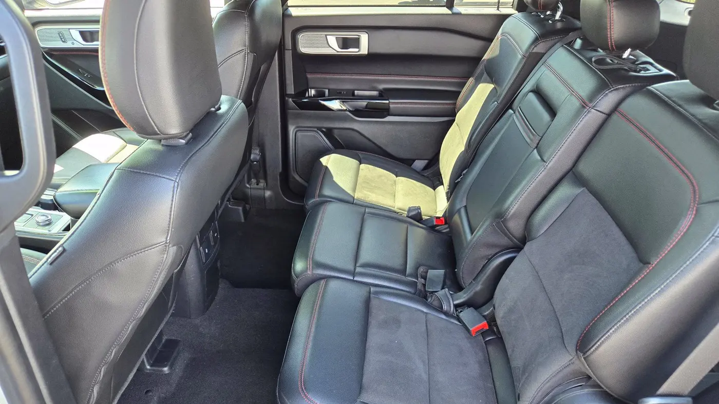 2022 Ford Explorer ST-Line