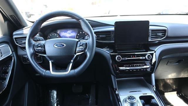 2024 Ford Explorer ST-Line