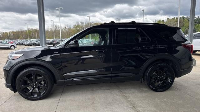 2024 Ford Explorer ST-Line